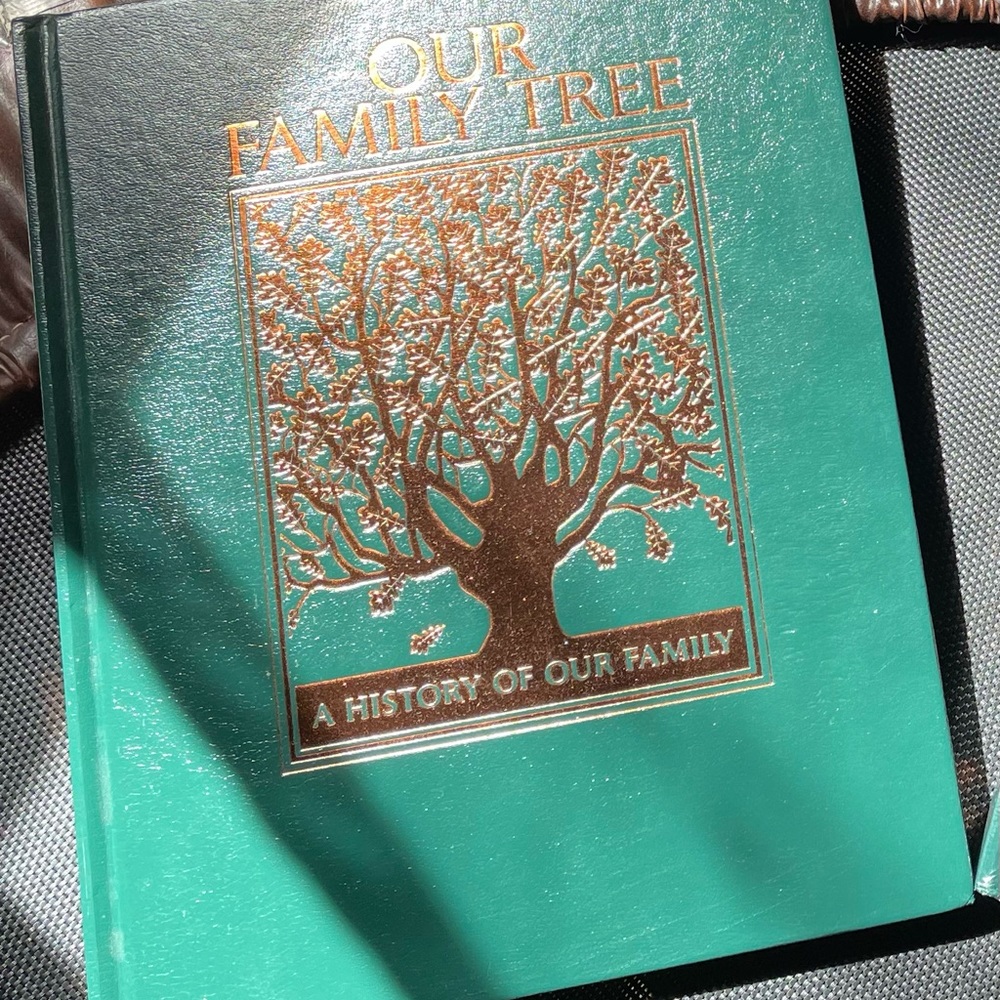 OUR FAMILY TREE Our History of Our Family Book. Never used.